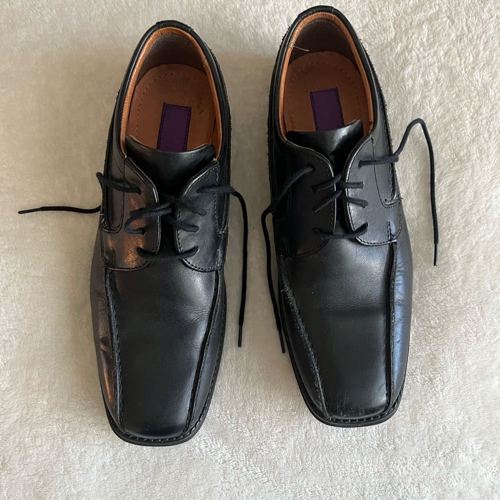 Classic Black Oxford Shoes with Polished Leather